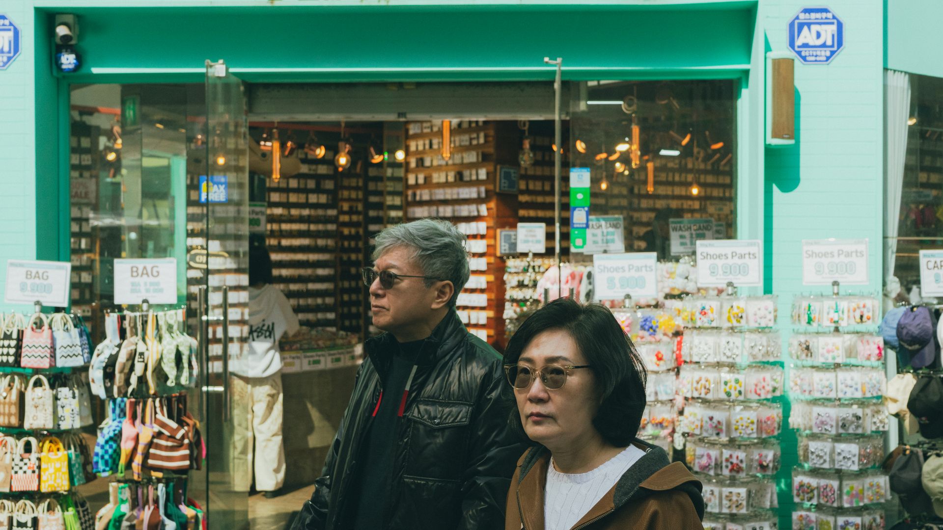 Shopping scene in a vibrant Seoul retail district